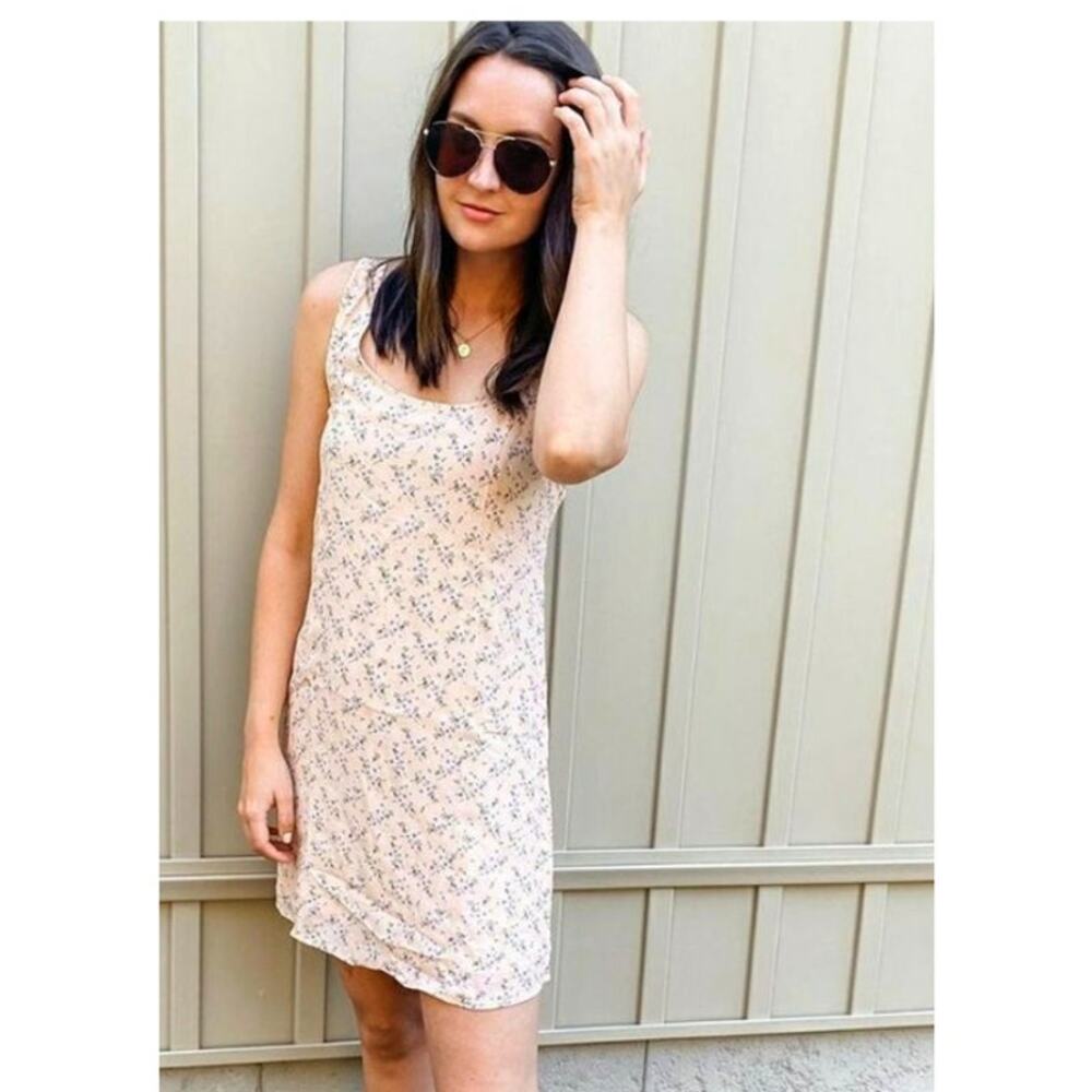 NEW American Eagle Cream Beige & Purple Floral Cut Out Mini Dress Size Medium